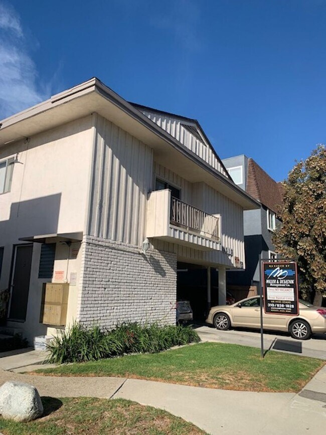 Building Photo - j3515