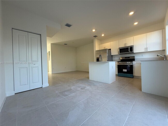 Building Photo - 26846 SW 121st Ct