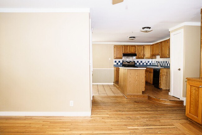 Building Photo - Three Bedroom Home in the Heart of Port Royal