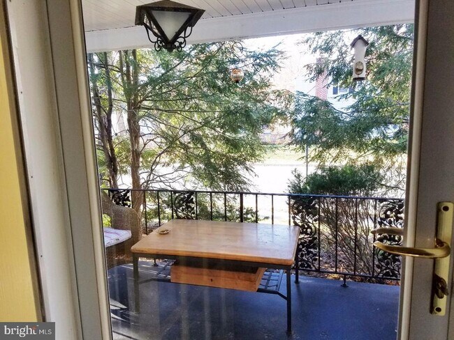 Building Photo - 324 Swarthmore Rd