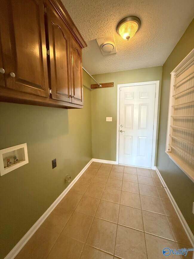 Building Photo - 176 Timber Oak Rd