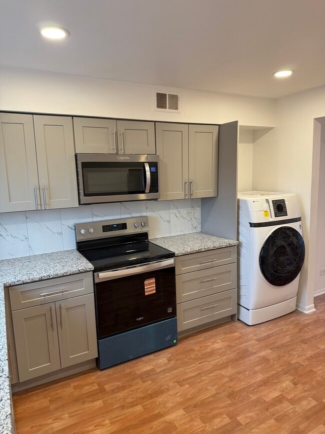 Building Photo - 4208 Central Rd