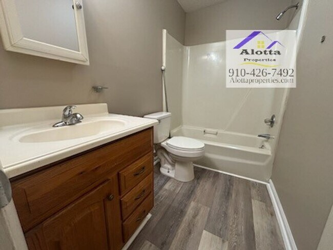 Building Photo - 6412 Ezras Ct