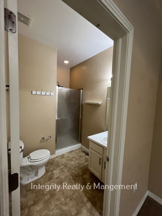Building Photo - 9419 Ashbury Cir