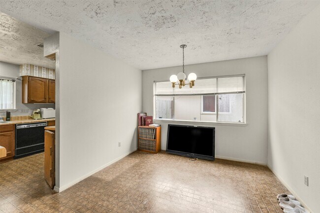 Building Photo - 16323 Summer Dawn Ln
