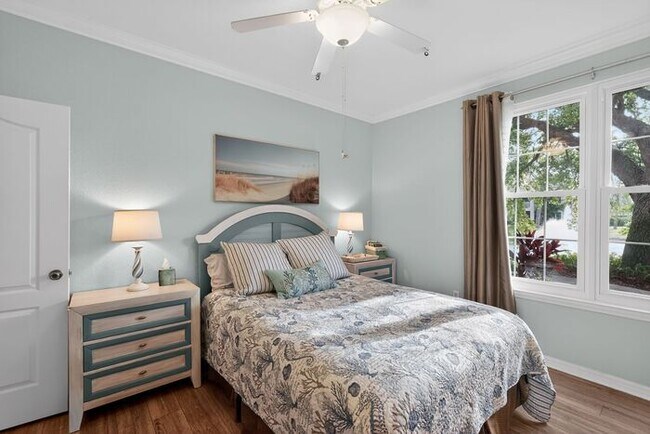 Building Photo - 4114 Central Sarasota Pkwy