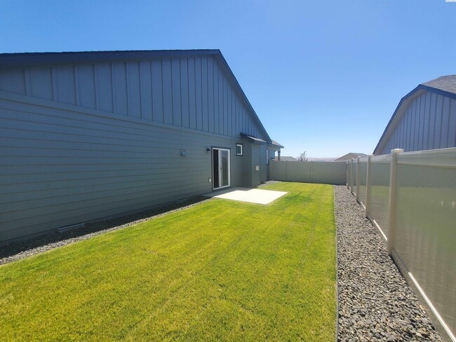 Building Photo - 722 Zee Pride Ln