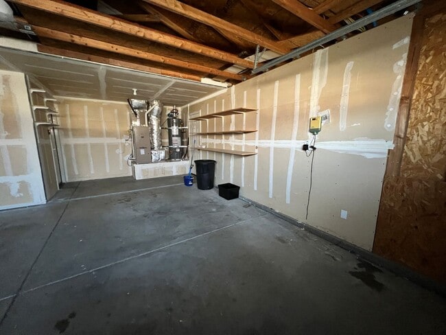 Building Photo - 412 Apple Way