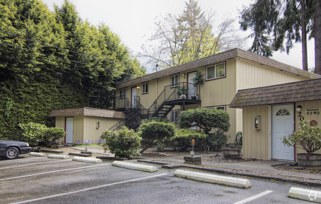 Building Photo - Long Lake Apartments