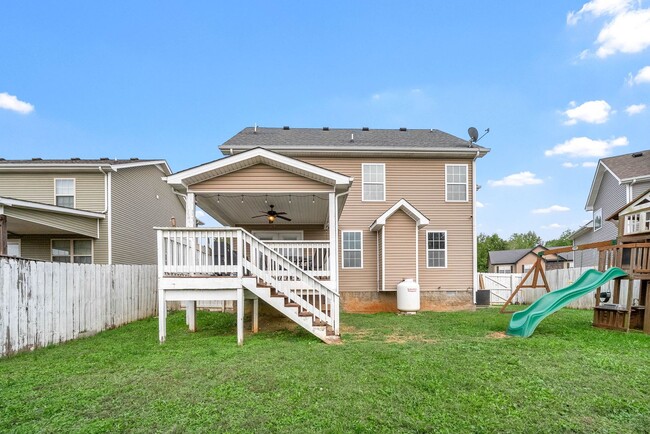 Building Photo - 667 Fox Hound Dr