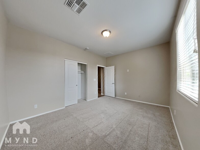 Building Photo - 17299 W Fetlock Trail