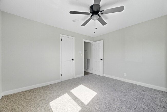 Building Photo - WELCOME TO WILLOUGHBY TERRACE!!!