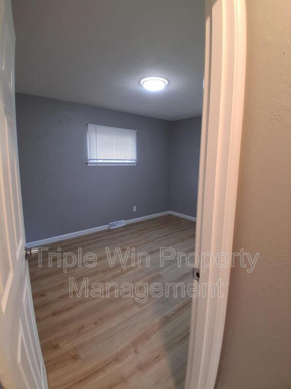 Building Photo - 524 Acorn Dr