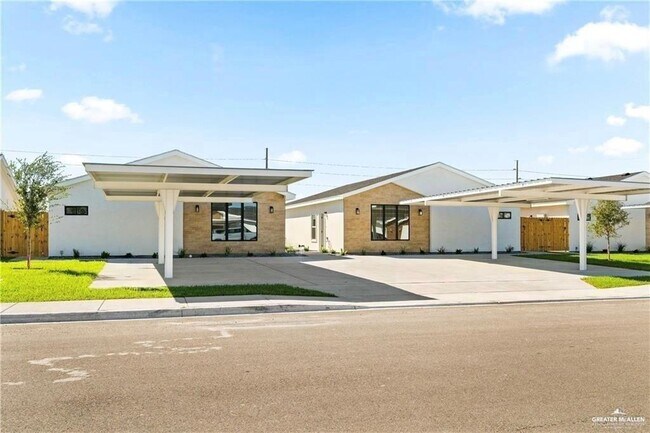 Building Photo - 32 San Andres