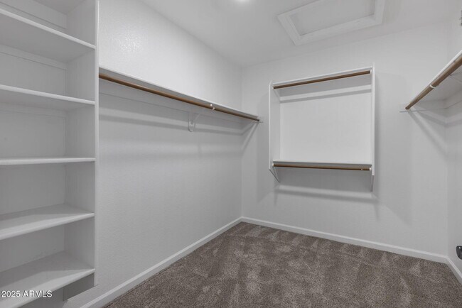 Building Photo - 15235 S 30th St