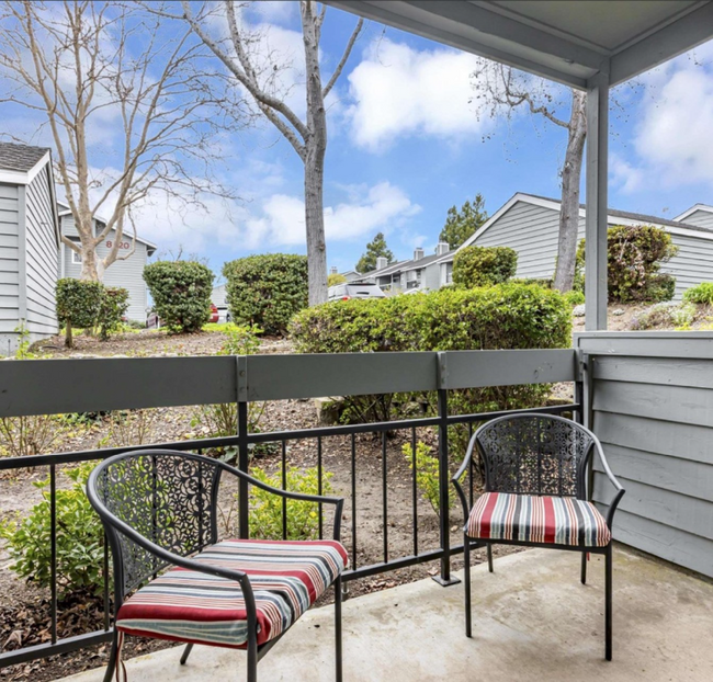 Building Photo - 7595 Canyon Meadows Cir