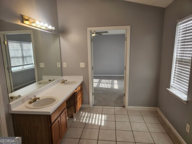 Building Photo - 2853 Da Vinci Blvd