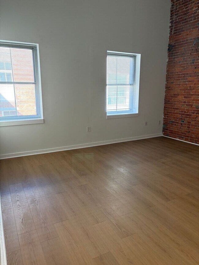 Building Photo - Welcome to Urban Elegance in the Heart of Historic Old City, Philadelphia