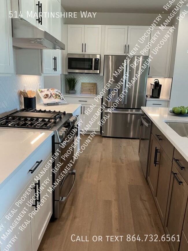 Building Photo - 514 Martinshire Way