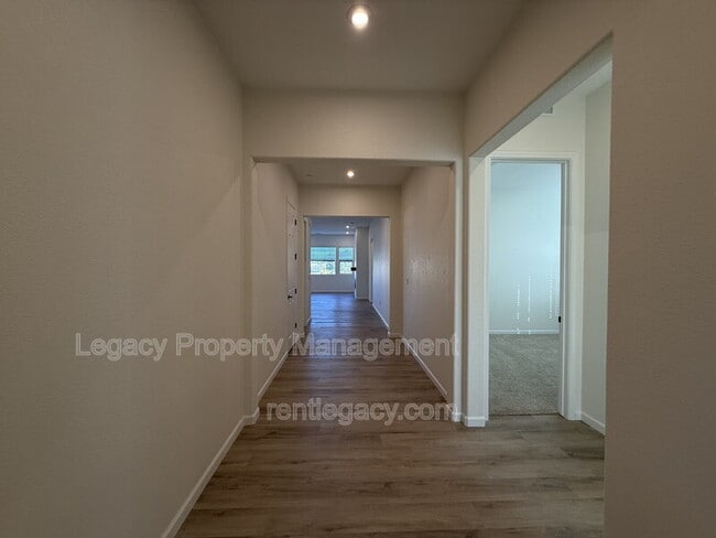 Building Photo - 8283 Humble Ct