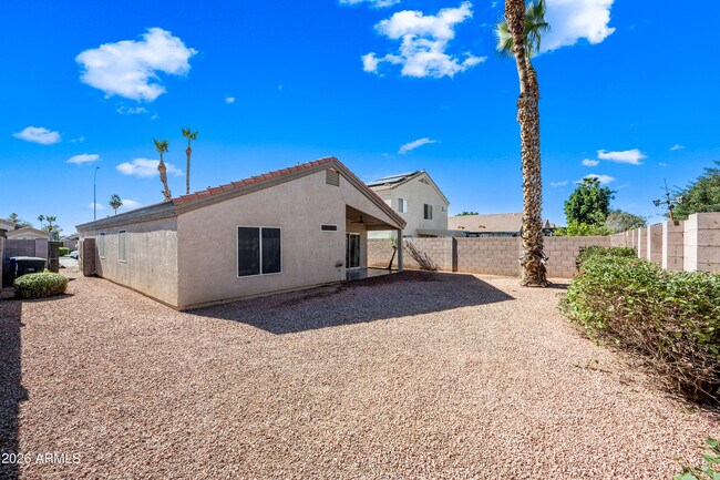 Building Photo - 858 E Monterey St