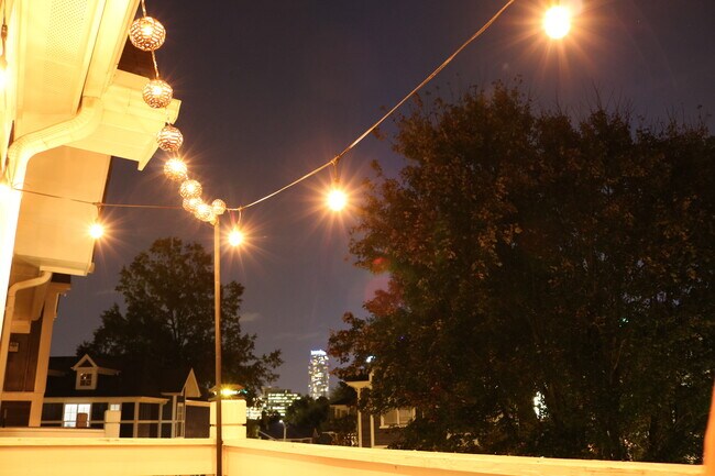 Building Photo - 1564 Walnut View Dr