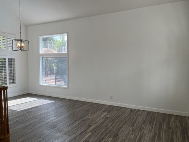 Building Photo - Stunning 4 bedroom Home with a Pool locate...