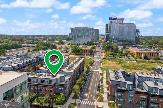 Building Photo - 1862 Michael Faraday Dr.