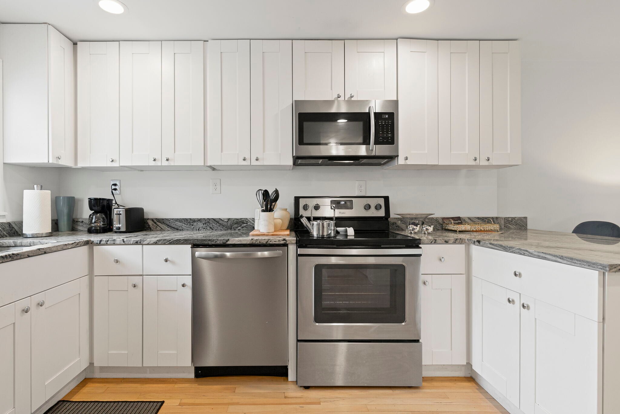 Building Photo - 1003 W 38th St