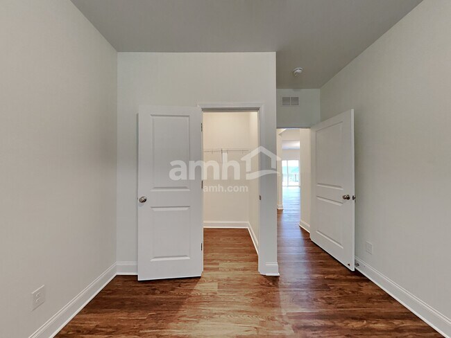 Building Photo - 117 Ashton Dr