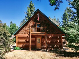 Entrance of Guest House - 59570 Devils Ladder Rd