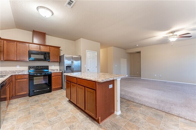 Building Photo - 6702 SW Pilgrim Rd
