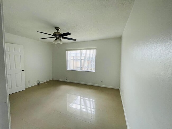 Building Photo - 6300 S Falls Cir Dr