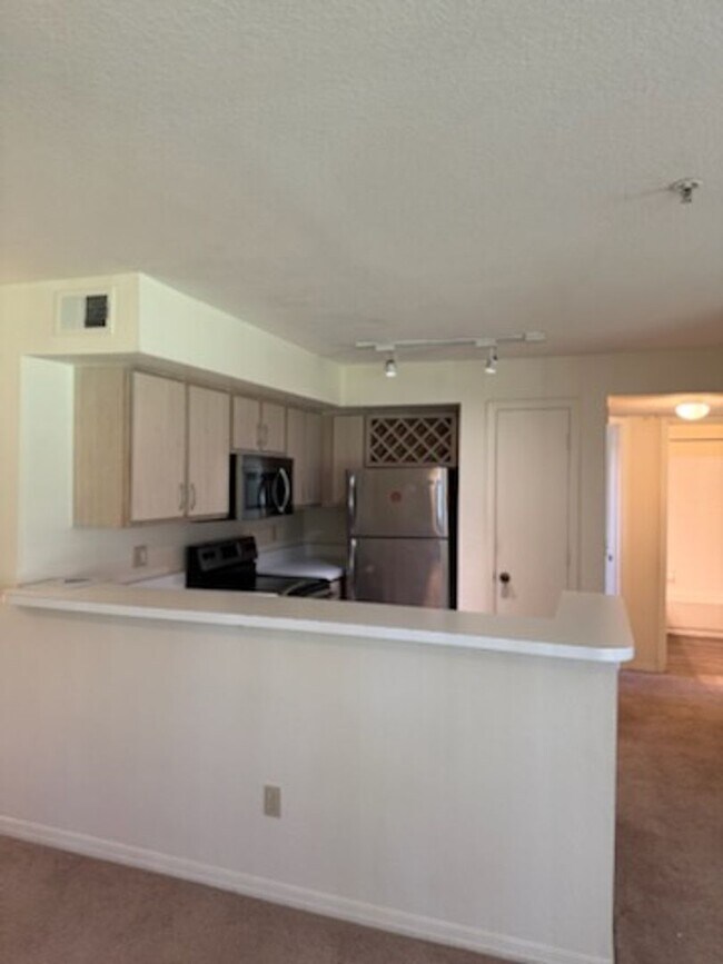 Building Photo - 7270 Westpointe Blvd