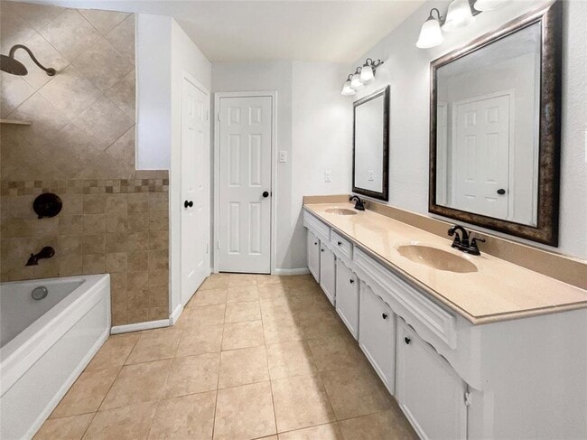 Building Photo - 16126 Spinnaker Dr