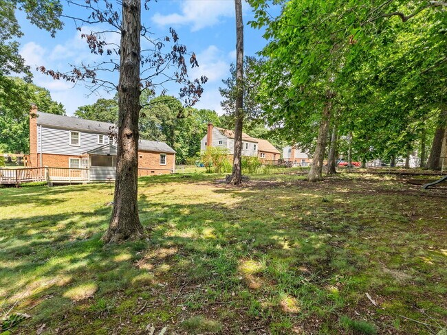 Building Photo - 2220 Lauderdale Dr
