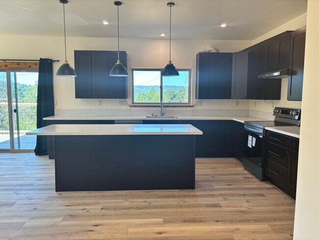 Building Photo - 9400 Spring Hill School Rd