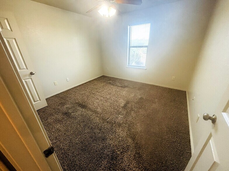 Building Photo - 503 Bermuda St