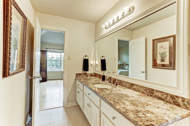 Building Photo - 14203 Cloud Cliff Ln