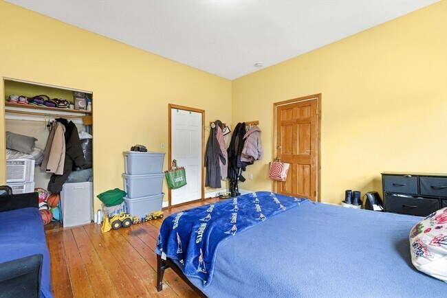 Building Photo - 13 Fulkerson St