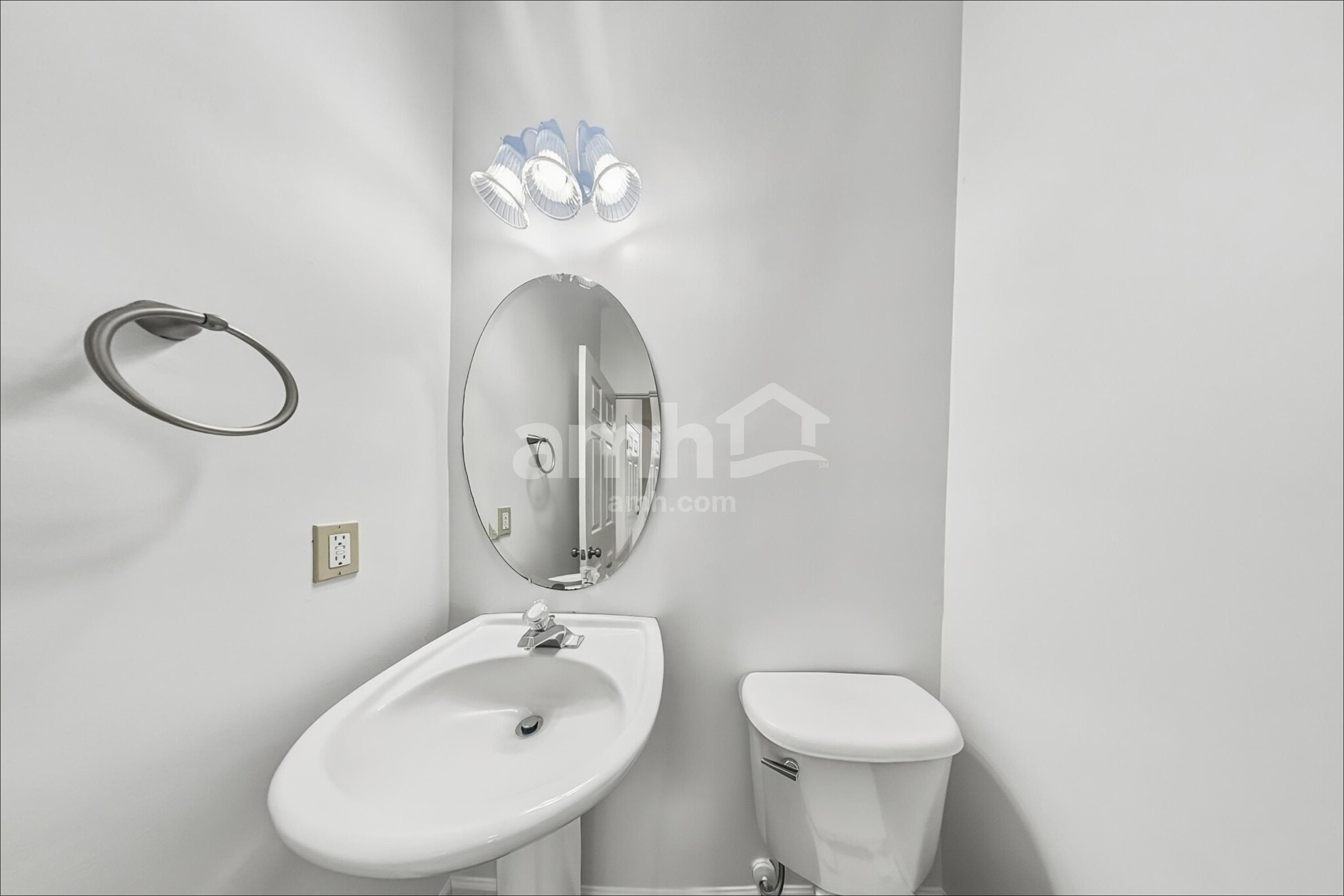 Building Photo - 25 Bellows Falls Dr