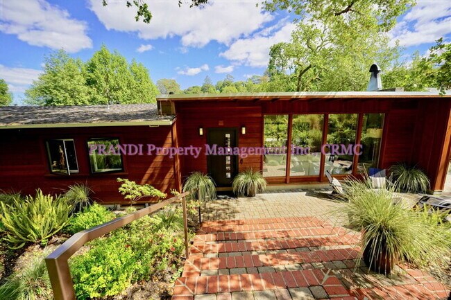 Building Photo - 22 Madrone Ct