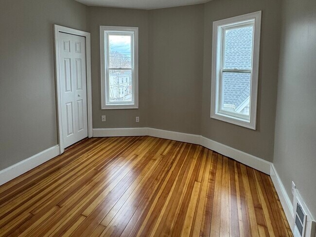 Building Photo - 630 Metropolitan Ave