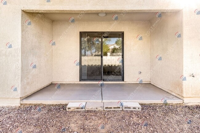 Building Photo - Quaint townhome in Tierra Palmas!