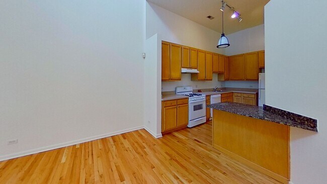 Building Photo - Old Town Duplexed Three Bedroom Two Bath