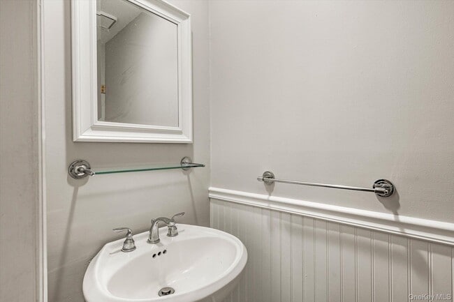 Building Photo - 28 Stratford Rd