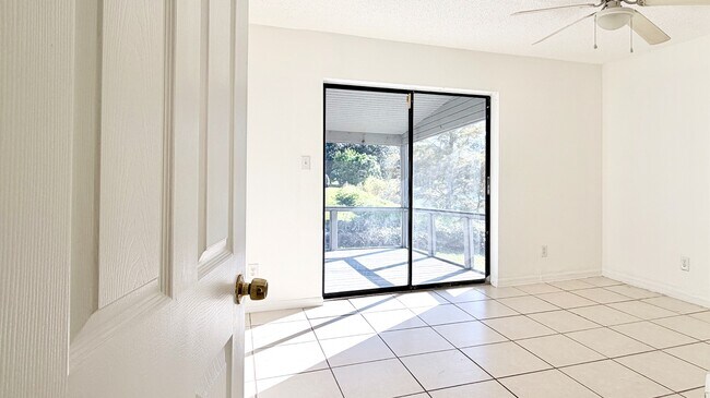 Building Photo - 810-814 Seminole Ave