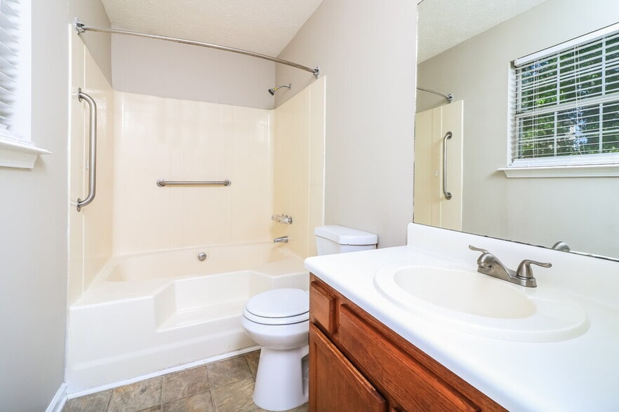 Building Photo - 3884 Welham Green Ct
