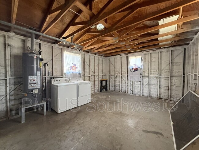 Building Photo - 1386 Lakeside Dr