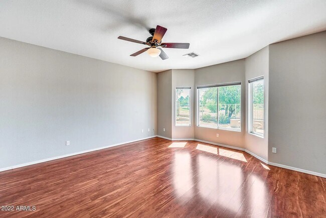 Building Photo - Golf Course Views! Quiet Cul-de-Sac! Updat...